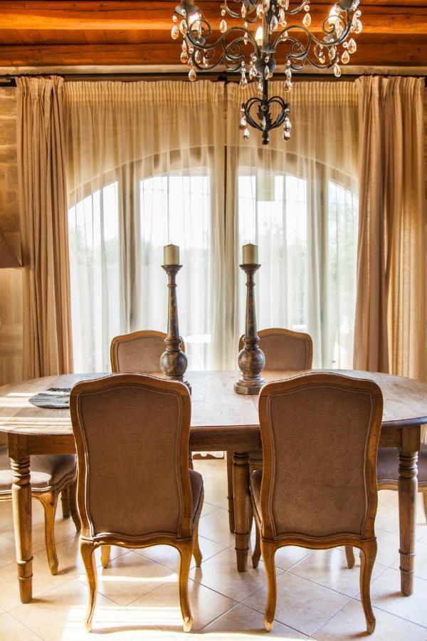 Villa Eleon *