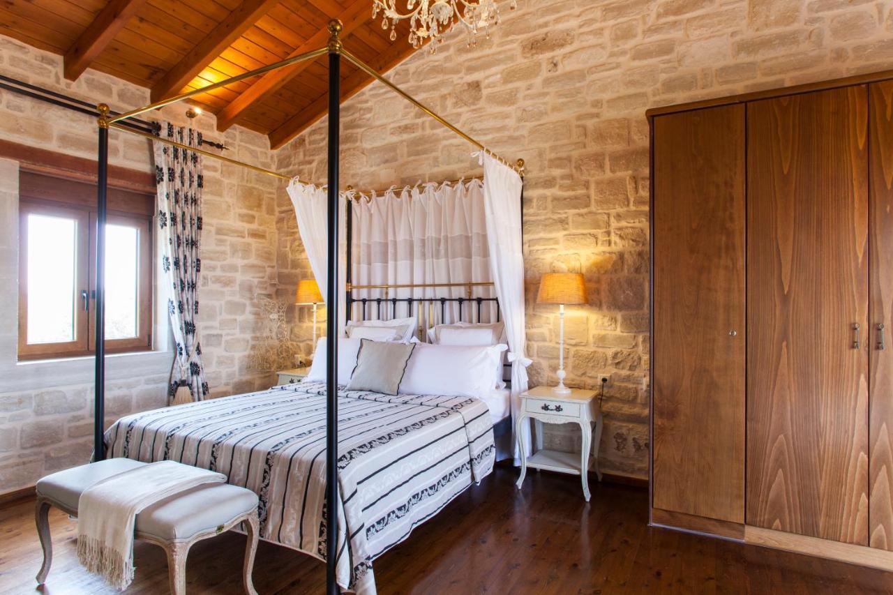 Eleon Villa